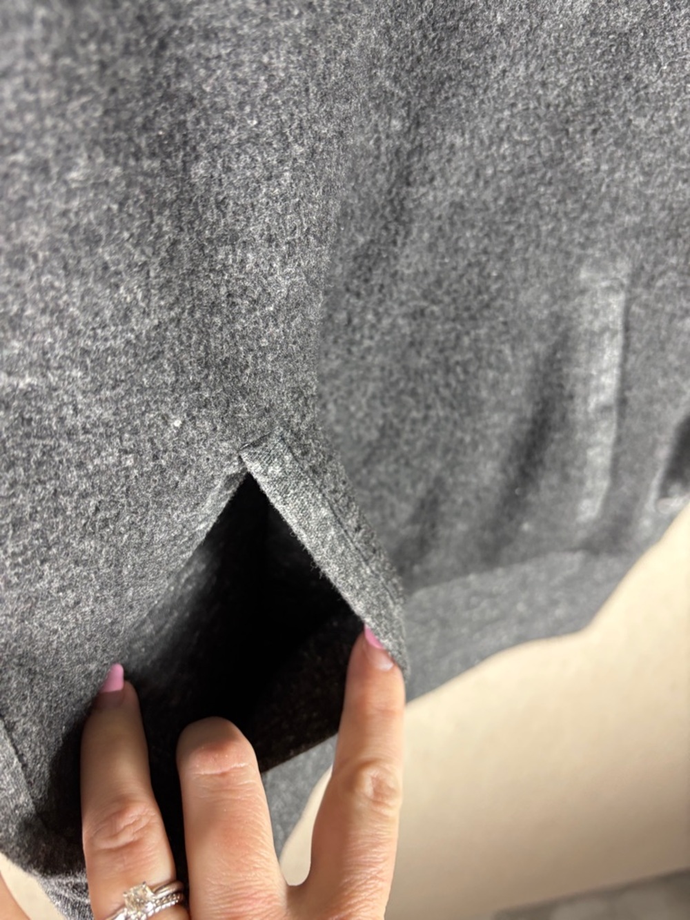 ALO Yoga > Sleeveless Dark Gray Fleece Lined Winter Frost Cowl Neck Vest Small - Picture 6 of 9